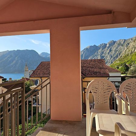 Modern Seaside Escape - Stunning Sea View - Private & Stylish Apartamento Kotor Exterior foto