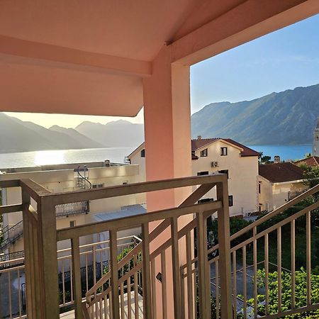 Modern Seaside Escape - Stunning Sea View - Private & Stylish Apartamento Kotor Exterior foto