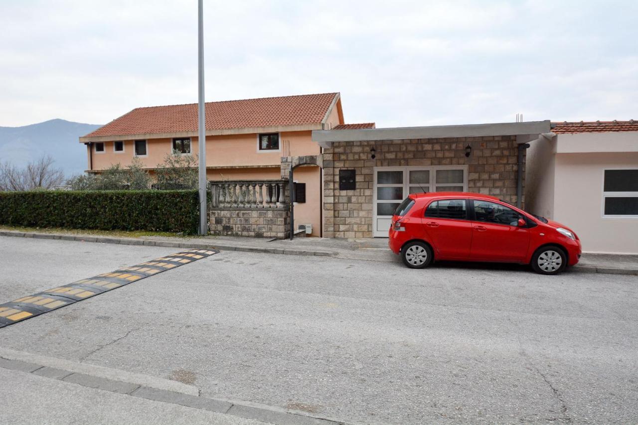 Modern Seaside Escape - Stunning Sea View - Private & Stylish Apartamento Kotor Exterior foto