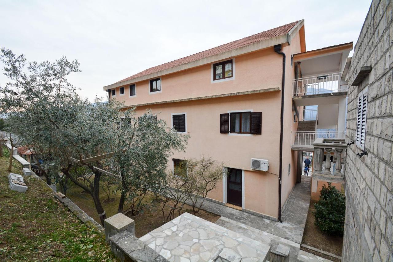 Modern Seaside Escape - Stunning Sea View - Private & Stylish Apartamento Kotor Exterior foto