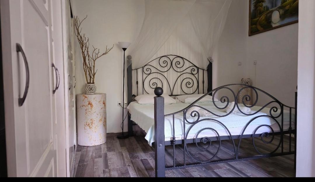 Modern Seaside Escape - Stunning Sea View - Private & Stylish Apartamento Kotor Exterior foto