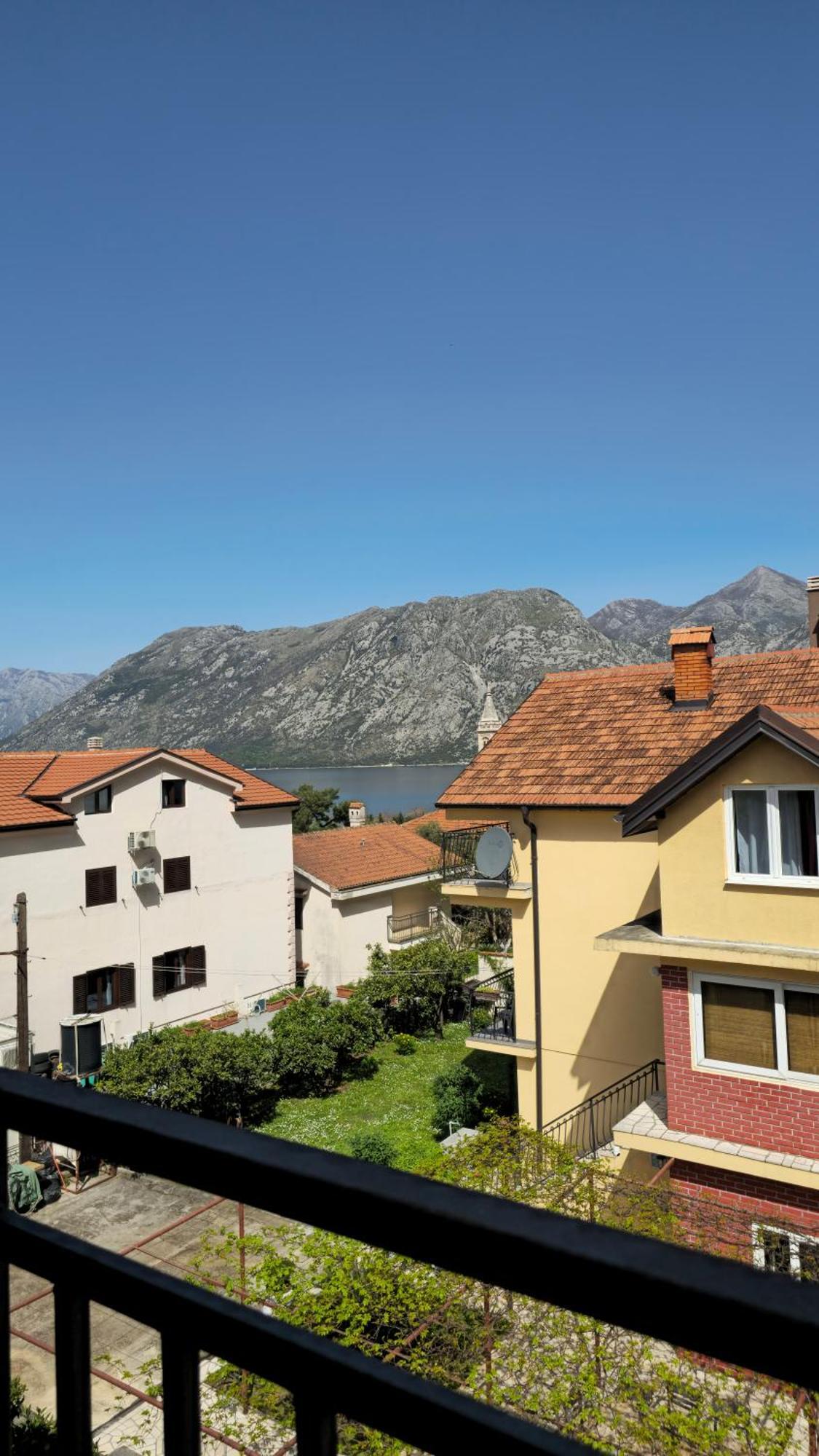 Modern Seaside Escape - Stunning Sea View - Private & Stylish Apartamento Kotor Exterior foto