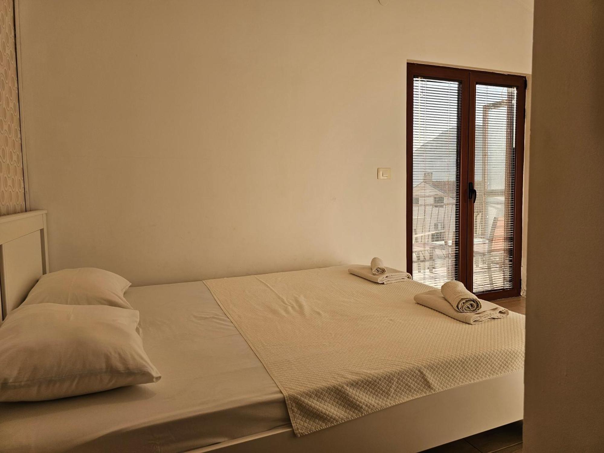 Modern Seaside Escape - Stunning Sea View - Private & Stylish Apartamento Kotor Exterior foto
