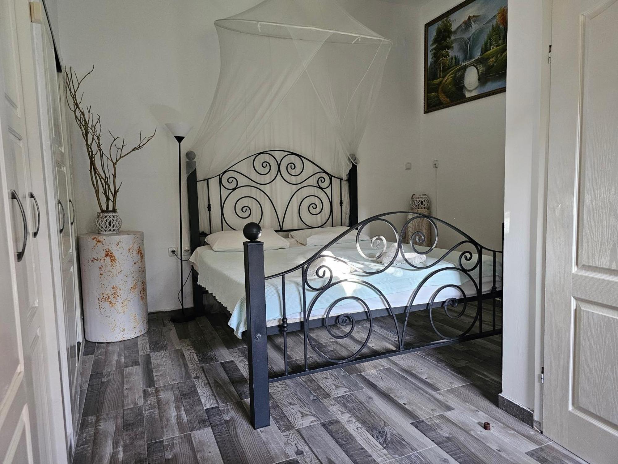 Modern Seaside Escape - Stunning Sea View - Private & Stylish Apartamento Kotor Exterior foto