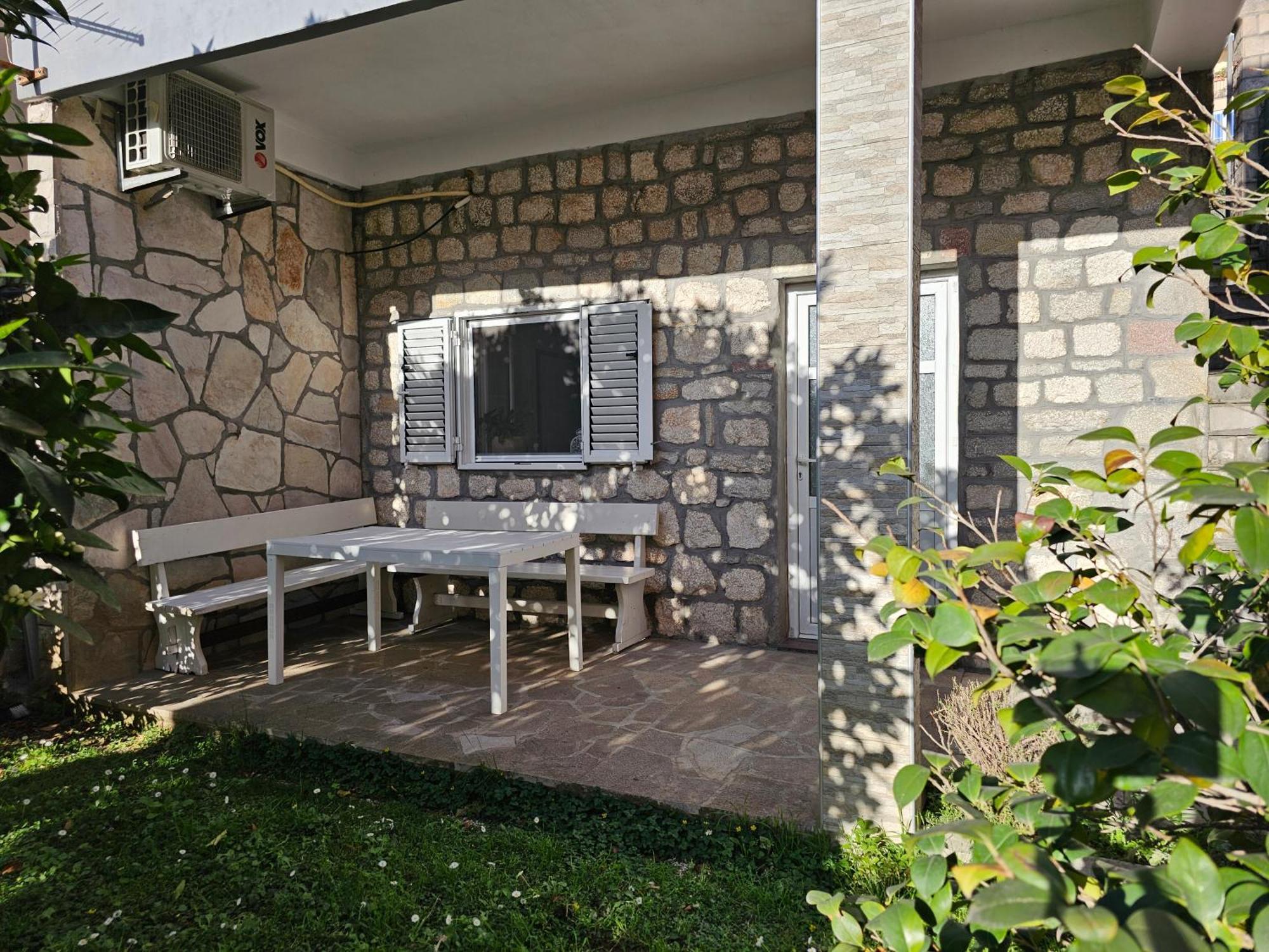 Modern Seaside Escape - Stunning Sea View - Private & Stylish Apartamento Kotor Exterior foto